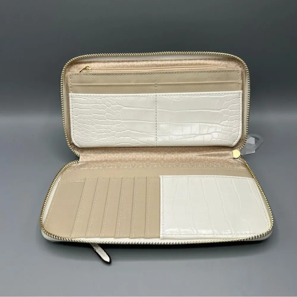 Time and Tru White Zip Around Wallet NWT